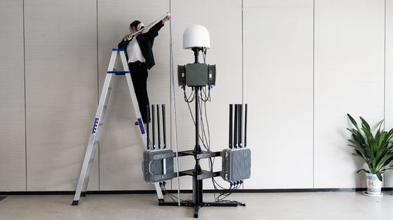 comprar Dispositivo fixo de detecção e bloqueio de drones de banda completa 70MHz-6GHz com 1 N de super interferência, detecção a 10km e bloqueio a 3km de distância Fabricação em linha
